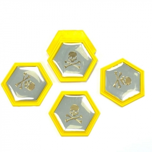 Силиконовая нашивка желтая шестиугольник Череп с костями 4*4см