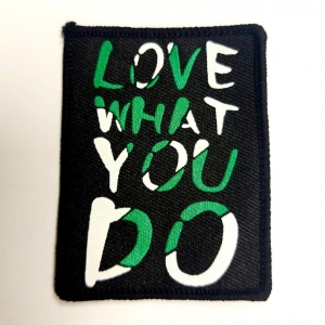 Нашивка Love what you do зеленый 7*5,5см